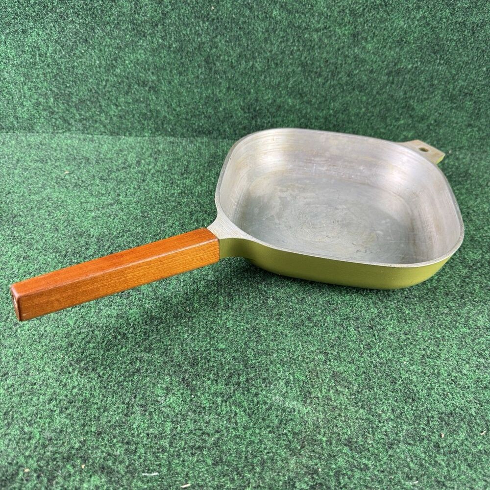 VINTAGE MCM 10” Bright Green SQUARE Skillet Fry Pan With Wood Handle